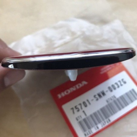 Honda Emblema H trasero - Rojo, base negra - 75701-SNW